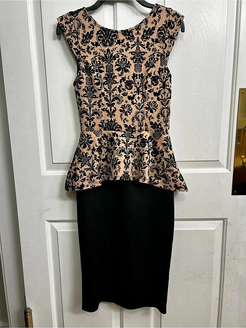 Iris Floral Lace Midi Dress Size Small